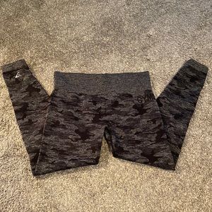 Gymshark Seamless Camo Leggings. Women’s size large